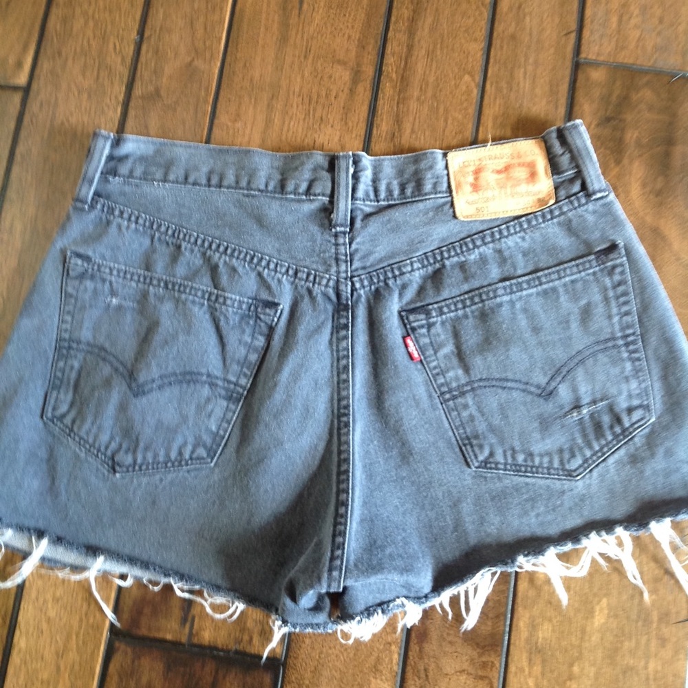Vintage Levi's 501 shorts. Size 34 (Large)